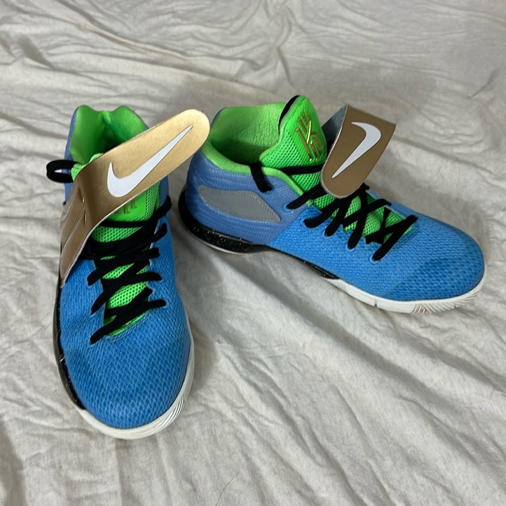 Nike ID Kyrie 2 Youth basketball sneakers size 5Y, Custom color way.